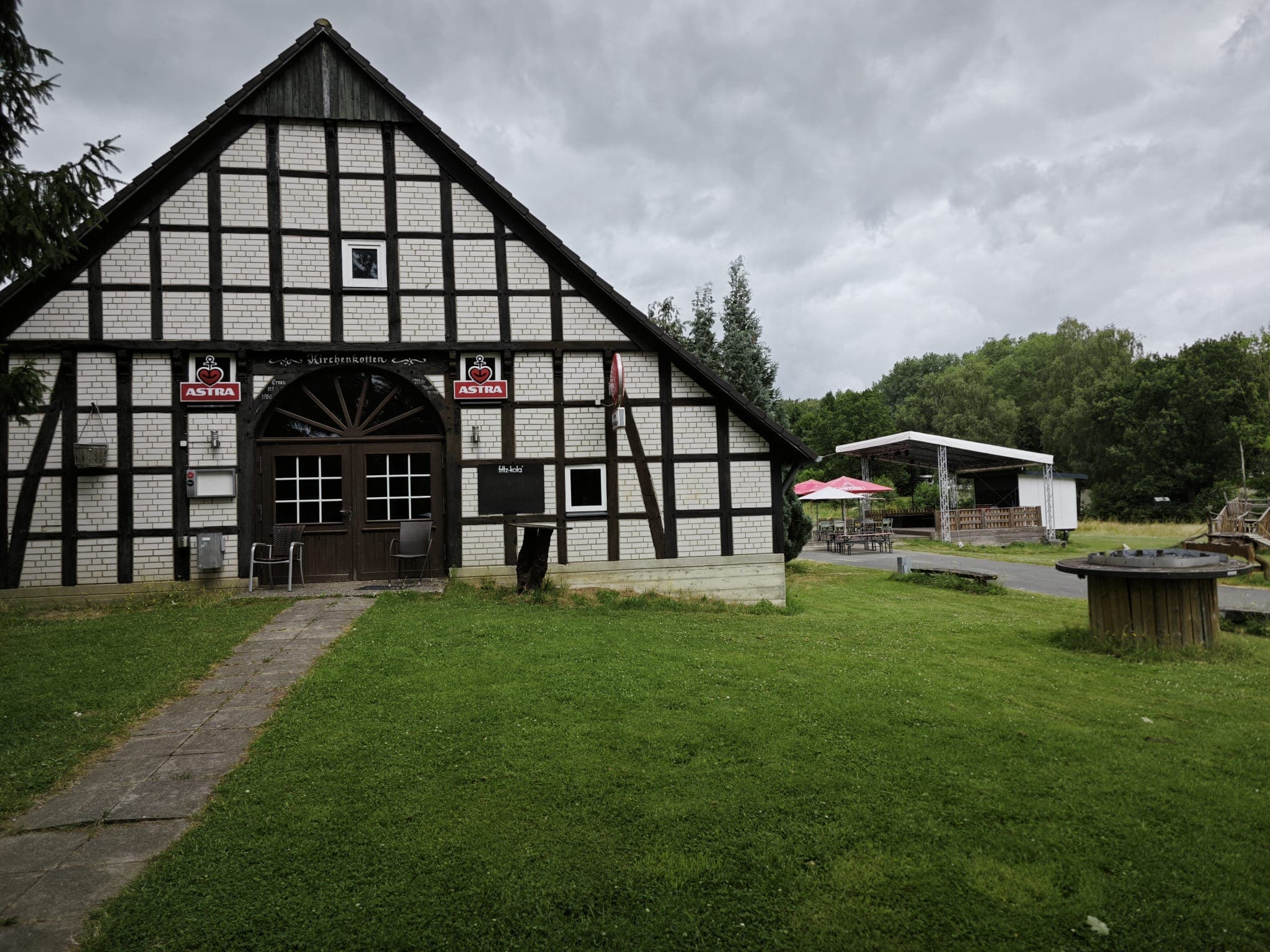 Der Kotten von außen — die Event-Diele des Landhauses in der Natur